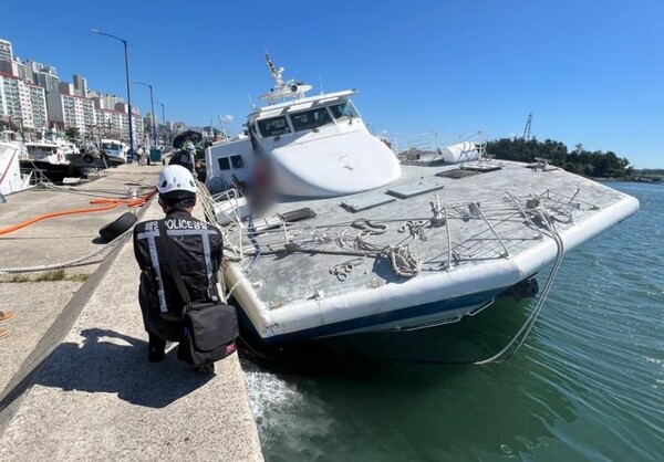 위험도가 높은 장기계류선박 사진 = 여수해양경찰 제공